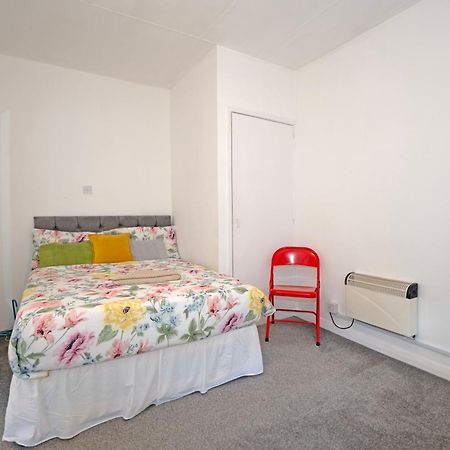 Flat In Clapham Budget Friendly Stay 런던 외부 사진