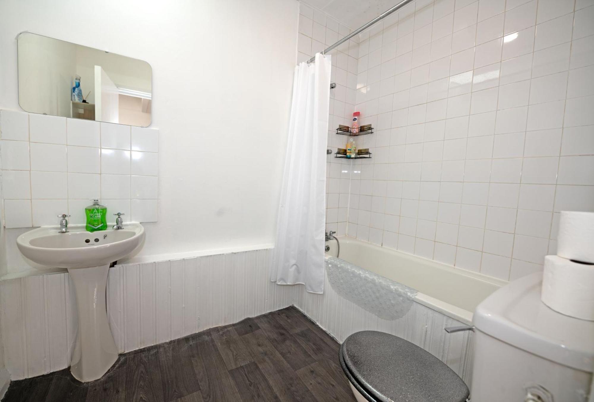 Flat In Clapham Budget Friendly Stay 런던 외부 사진